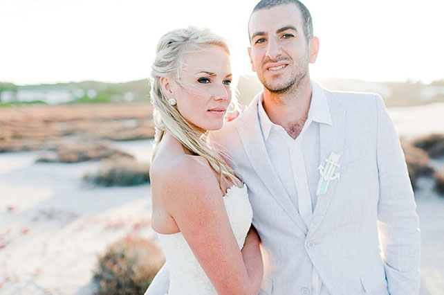 Свадебный костюм для межсезонья, жених и невеста