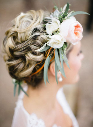 Косы и плетения: 80 летних причесок для невест 