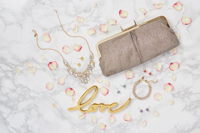 Выбор The-wedding.ru: самые красивые клатчи для невест 