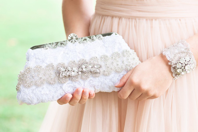 Выбор The-wedding.ru: самые красивые клатчи для невест 