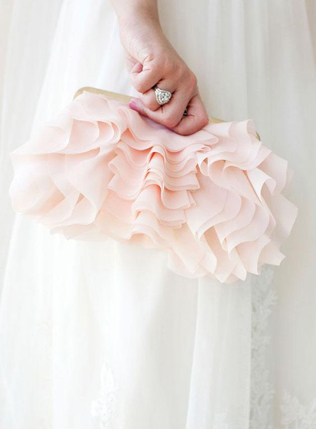 Выбор The-wedding.ru: самые красивые клатчи для невест 