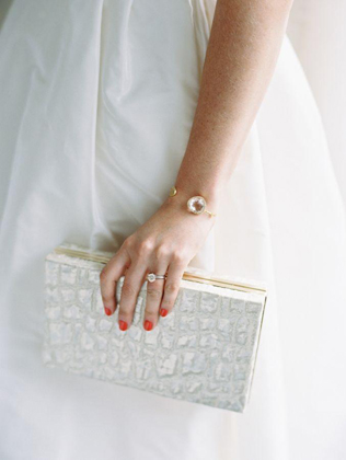 Выбор The-wedding.ru: самые красивые клатчи для невест 