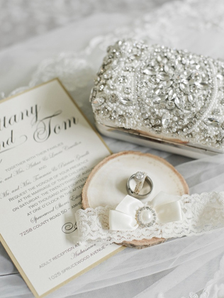 Выбор The-wedding.ru: самые красивые клатчи для невест 