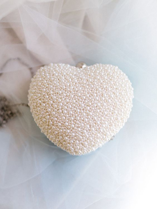 Выбор The-wedding.ru: самые красивые клатчи для невест 