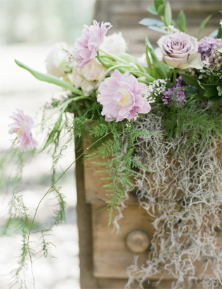 Кристалломания: оттенки аметиста для свадьбы мечты 