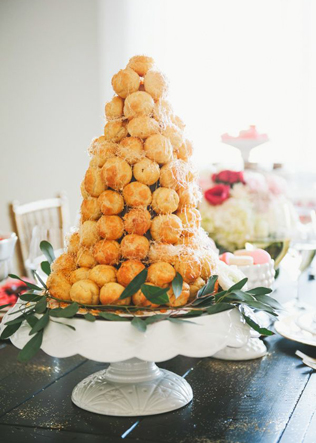 Крокембуш: 26 вариантов для изысканной свадьбы 