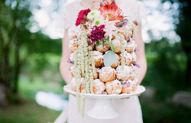 Крокембуш: 26 вариантов для изысканной свадьбы 