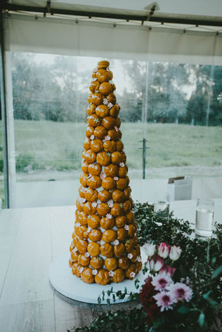 Крокембуш: 26 вариантов для изысканной свадьбы 