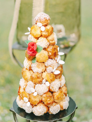 Крокембуш: 26 вариантов для изысканной свадьбы 