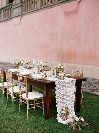 Кружево в декоре свадьбы - свадебный стол, сервировка