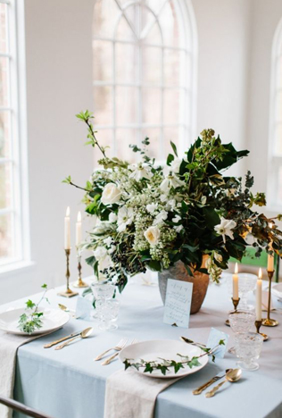 Леденящий иней: свадьба в голубых тонах 