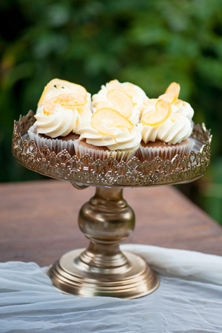 Свадьба в деталях: яркие лимоны для декора 