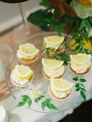 Свадьба в деталях: яркие лимоны для декора 