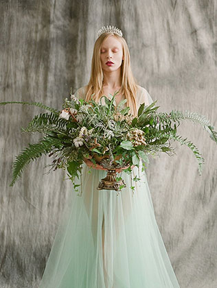 Необычный образ невесты: лесные эльфы, невеста с букетом