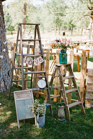 35 свадебных идей для использования лестницы-стремянки 