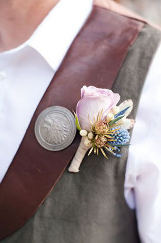Жаркое лето: 95 стильных идей для жениха, бутоньерка жениха
