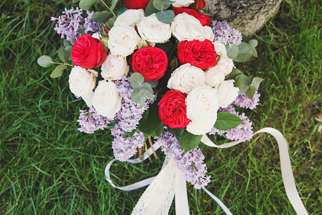 Летняя love story в парке, букет невесты