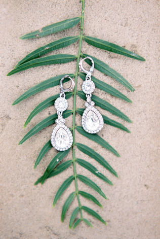 Тренды 2016 года: зеленые листья, пальмы и тропики, серьги невесты