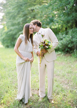 Льняной костюм: стильные идеи для жениха 