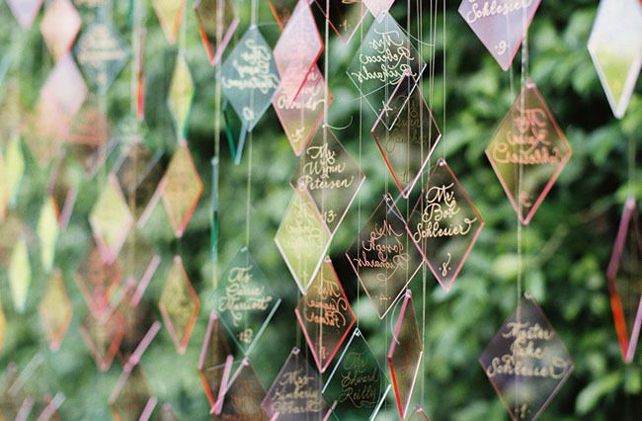 Lucite: 30 идей для декора летней свадьбы  