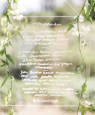 Lucite: 30 идей для декора летней свадьбы  