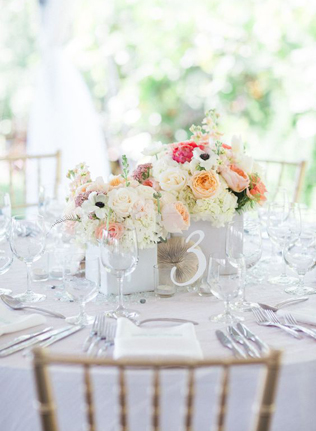 Lucite: 30 идей для декора летней свадьбы  