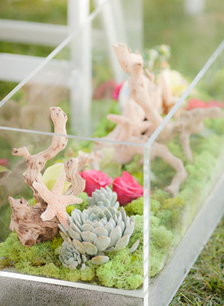 Lucite: 30 идей для декора летней свадьбы  