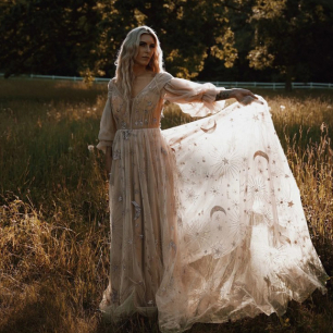 Каким невестам подойдет платье в стиле бохо: 25 самых трендовых платьев в 2023 