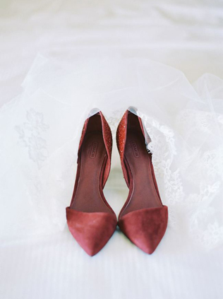 Marsala Party: 64 идеи для атмосферной свадьбы 