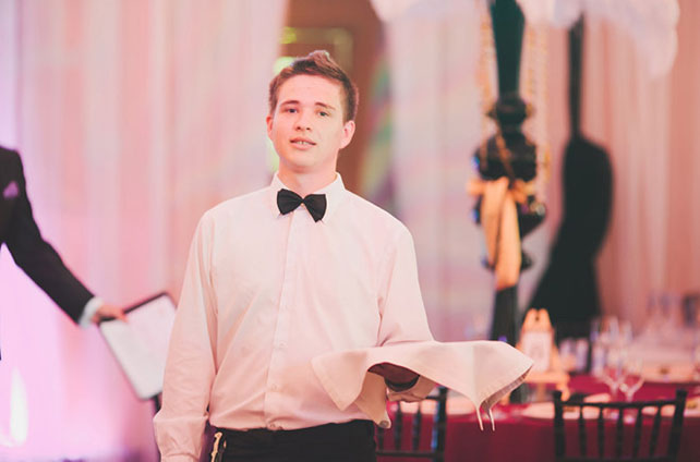 Официанты на свадьбе Анны И Шарля