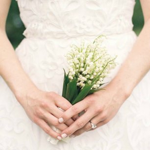 Майские ландыши: букеты для невест и бутоньерки для женихов