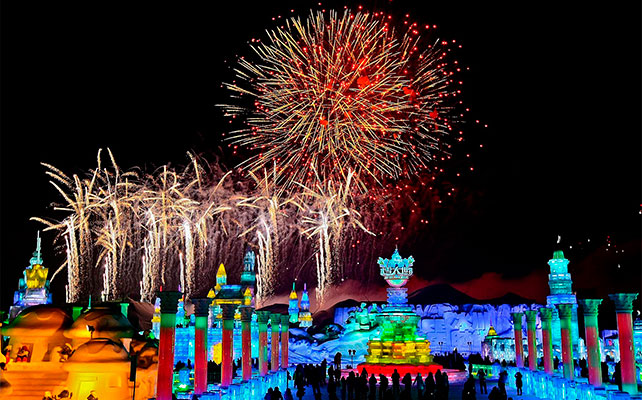 фестиваль ледяных скульптур в Харбине