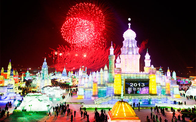 фестиваль ледяных скульптур в Харбине