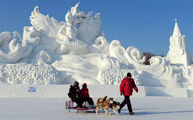 фестиваль ледяных скульптур в Харбине