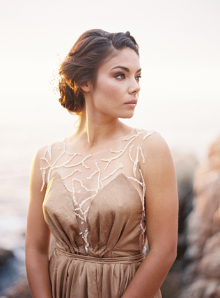 Мерцание золота: 80 идей для свадьбы мечты, платье невесты 