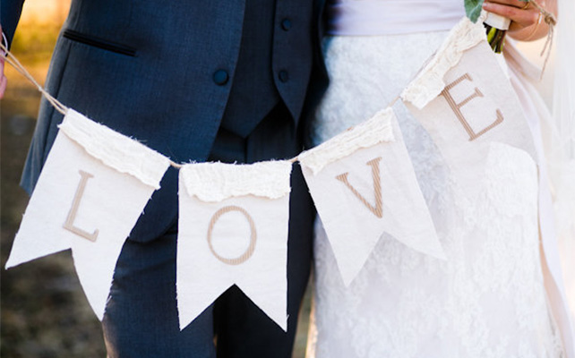 Флажки для фотосессии из мешковины