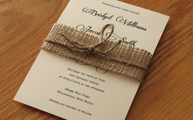 Приглашения на свадьбу из мешковины