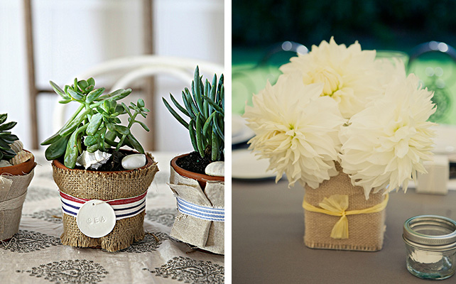 Вазы на столе из мешковины на свадьбе