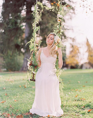 Must have свадебной фотосессии 2015: качели на свадьбе - The-wedding.ru