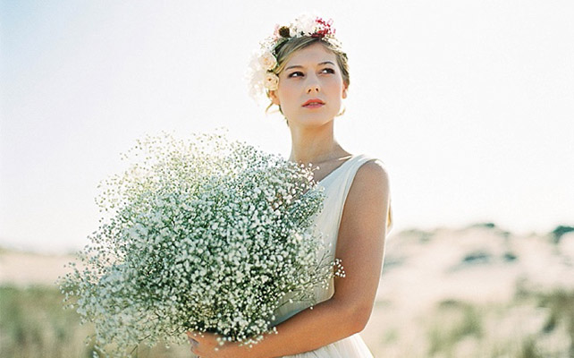 Огромный букет невесты для фотосессии - must have свадебной фотосессии 2015 - The-wedding.ru