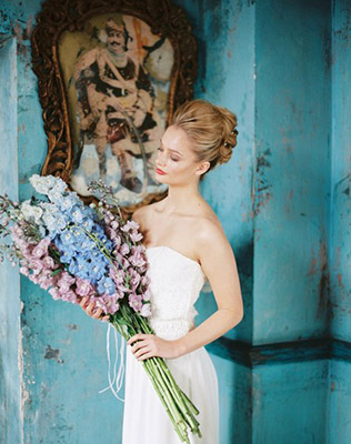 Огромный букет невесты для фотосессии - must have свадебной фотосессии 2015 - The-wedding.ru