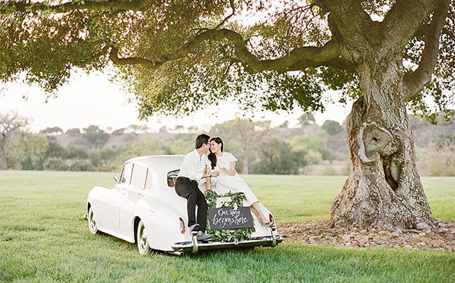 Must have свадебной фотосессии 2015:прогулка на ретро автомобиле - The-wedding.ru