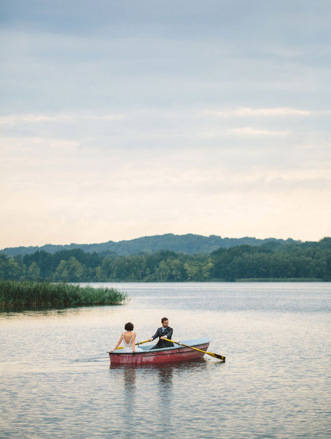 Must have свадебной фотосессии 2015: прогулка на лодке - The-wedding.ru