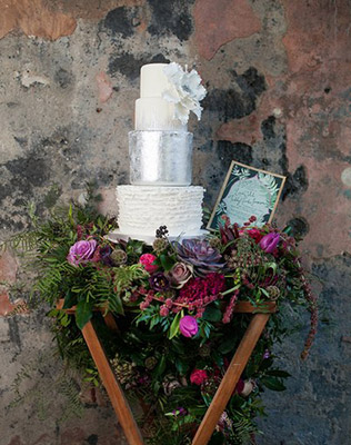 Торт во всей красе - must have свадебной фотосессии 2015 - The-wedding.ru