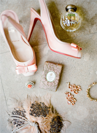 На лабутенах: свадебная обувь с легендарной красной подошвой 