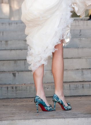 На лабутенах: свадебная обувь с легендарной красной подошвой 