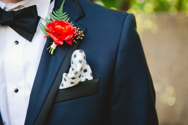 Нагрудный платок: лучшие идеи для свадебного образа 