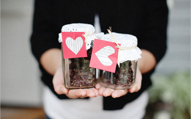 Наполнение подарков для гостей