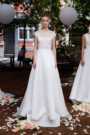 Неделя свадебной моды: 50 самых красивых платьев для осени 2018 