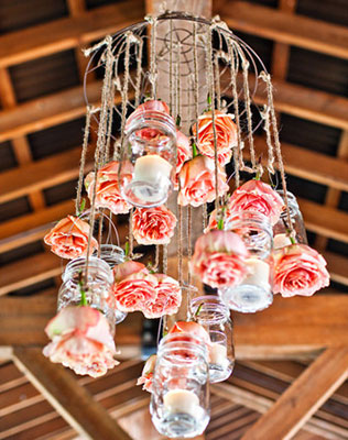 необычная свадебная флористика, абажур из цветов